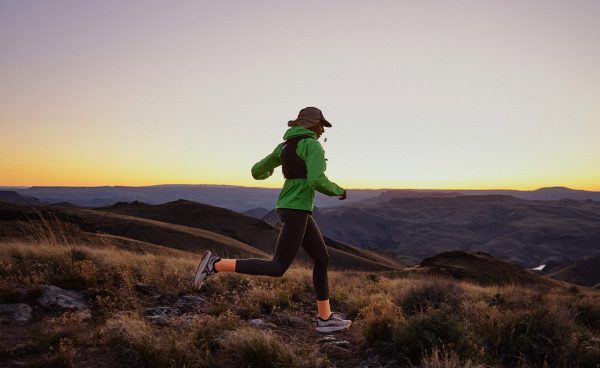 Women's Seek Trail Running Shoe | Safari/Black